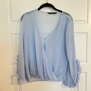 𝅺ZARA Basic Women’s Baby Blue Ruffle Sleeve Blouse Size XS